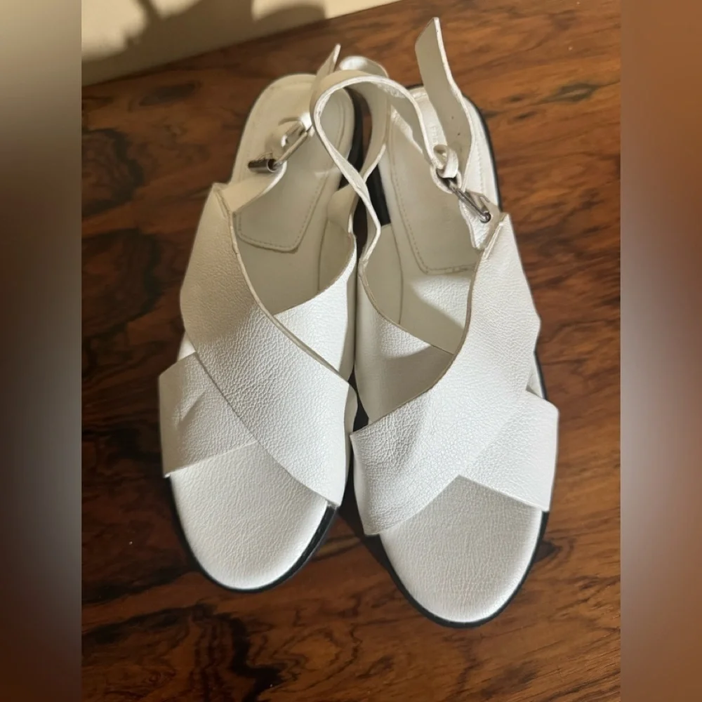 French Connection Women’s Rowan Criss Cross Chunky Heel Sandals